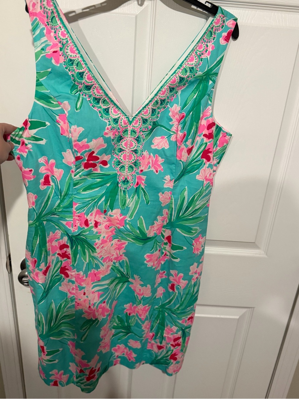 Lilly Pulitzer Turquoise Floral V‑Neck Shift Dress with Pink Blooms